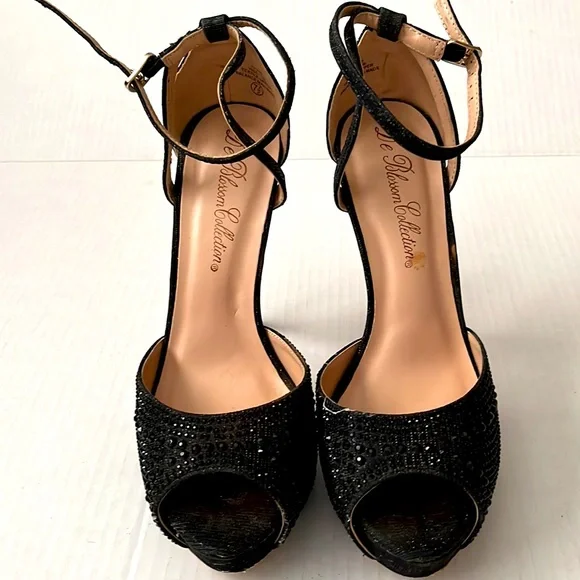 Escarpins Blossom Collection - Talons Aiguilles Stiletto - Taille 7 US - Argenté - Occasion Très Bon état